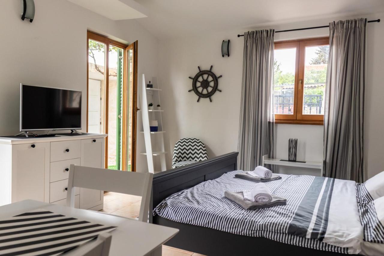 Apartments Summer Touch Petrčane Zewnętrze zdjęcie